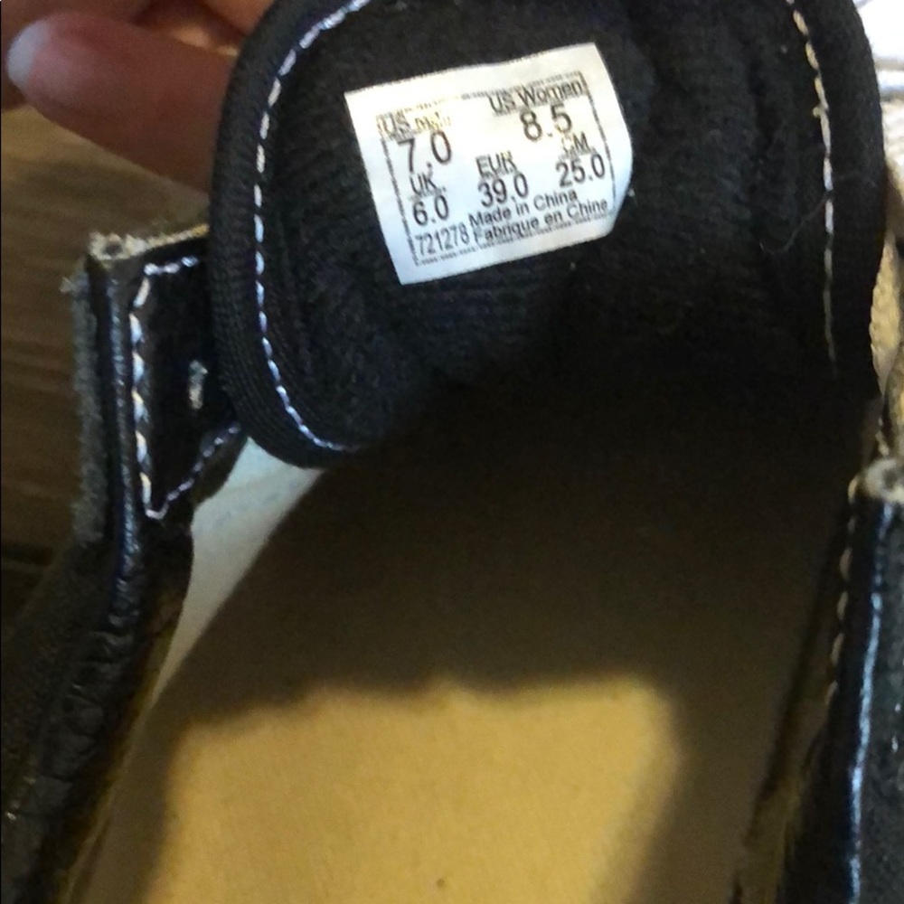 Vans - Picture 3 of 3